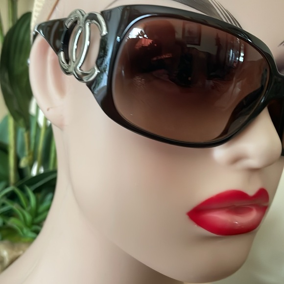 Authentic Sunglasses Chanel Large CC Silver Logo . - Picture 16 of 16